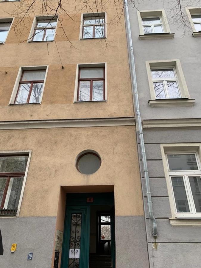 Charming Attic Apartment Near Messe Wien And Center المظهر الخارجي الصورة